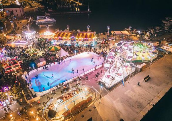 Christmas attraction / ice rink Christmas attraction / ice rink