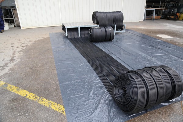 Ice rink rubber pipes Ice rink rubber pipes