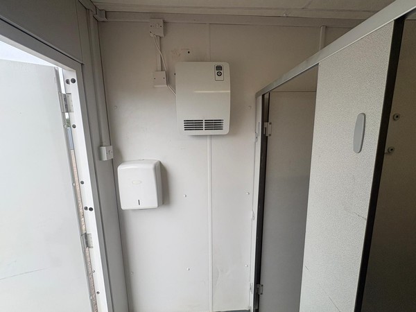 Used 13ft x 9ft Toilet Block Used 13ft x 9ft Toilet Block