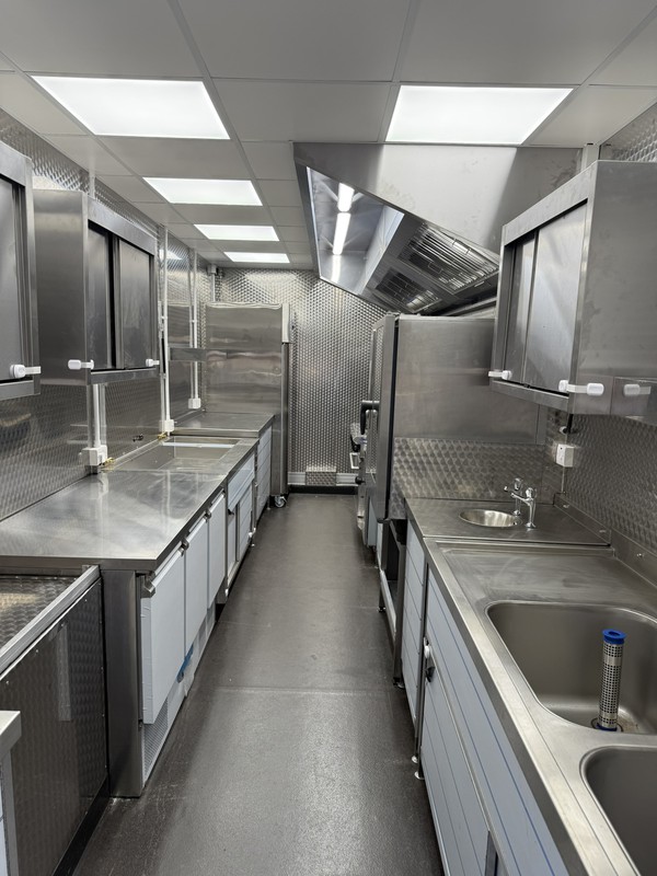 TV / Film Location Catering Truck TV / Film Location Catering Truck