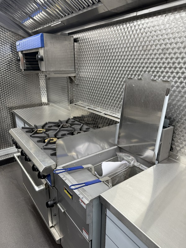 TV / Film Location Catering Truck with six burner oven TV / Film Location Catering Truck with six burner oven