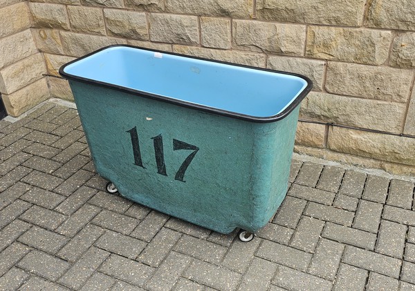 Heavy Duty Blue Fibreglass Commercial Container Truck Heavy Duty Blue Fibreglass Commercial Container Truck