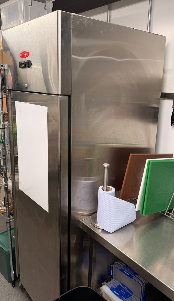 Second Hand 600L Upright Freezer Second Hand 600L Upright Freezer