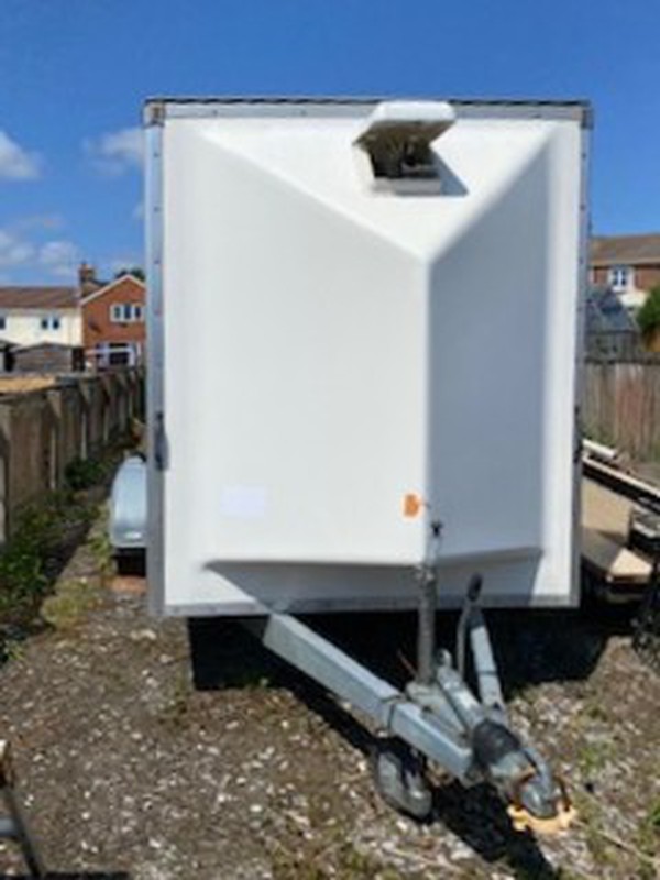 Box trailer with airro front Box trailer with airro front