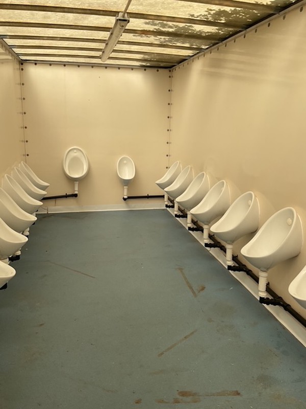 20 Man Urinal Trailer 20 Man Urinal Trailer