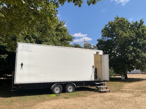 White Urinal Trailer White Urinal Trailer