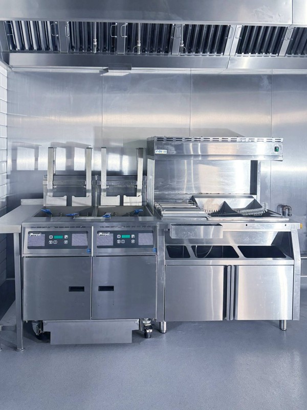 Used kitchen extraction canopy for sale Used kitchen extraction canopy for sale