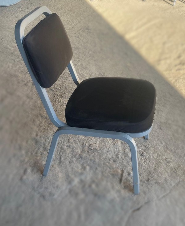 Used aluminium stacking banqueting chairs Used aluminium stacking banqueting chairs