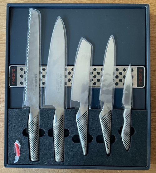 5x Global Knife Set And Magnetic Wall Rack For Sale