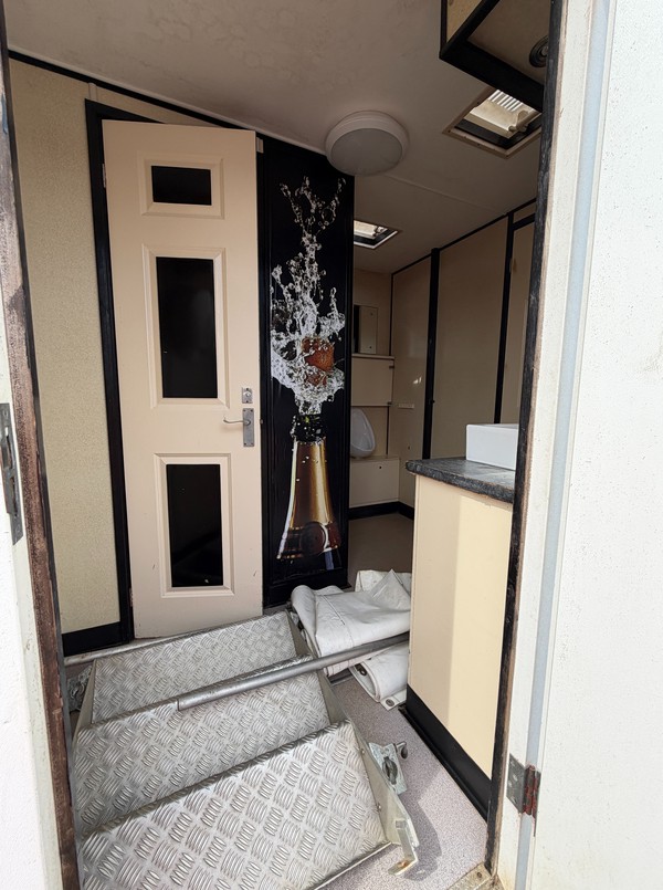 Recirculating Toilet Trailer For Sale