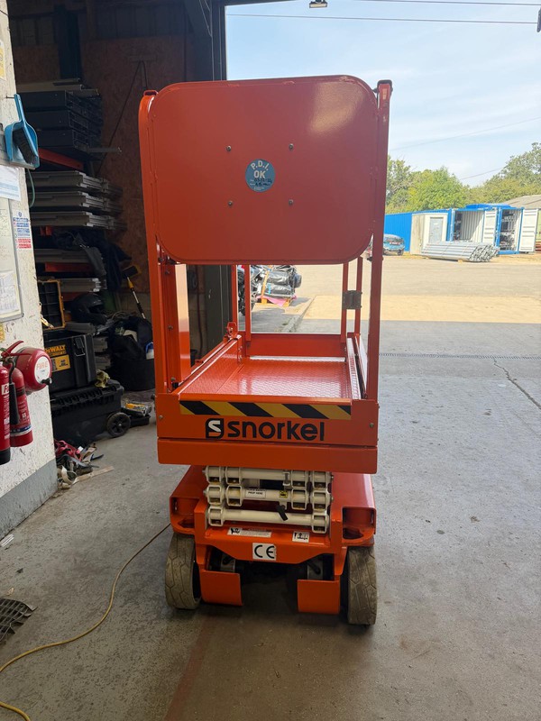 Self propelled access platform Self propelled access platform