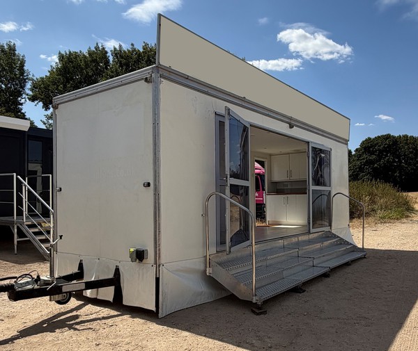 7m Exhibition Unit / Mobile Office - Titan 138
