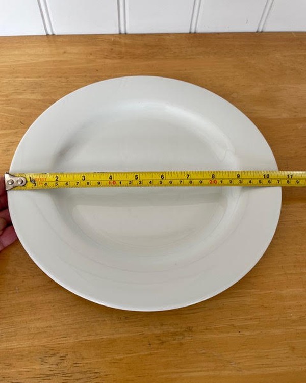 10.5”/27cm White Porcelite Plates For Sale 10.5”/27cm White Porcelite Plates For Sale
