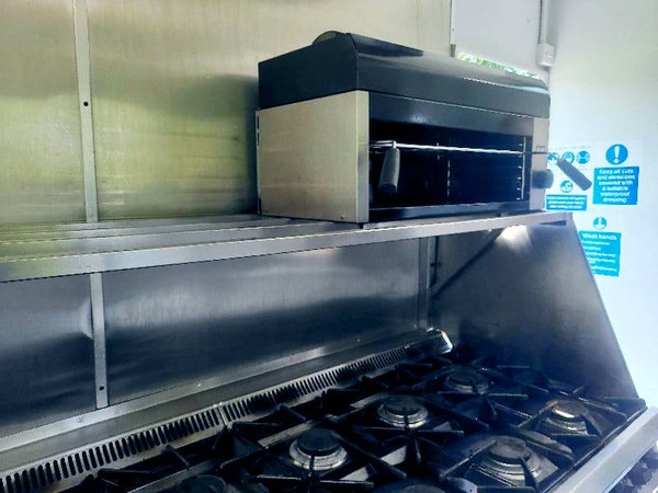 Catering truck with six burner range cooker Catering truck with six burner range cooker