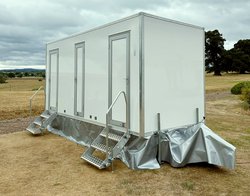1721 Group 2+1 Toilet trailer