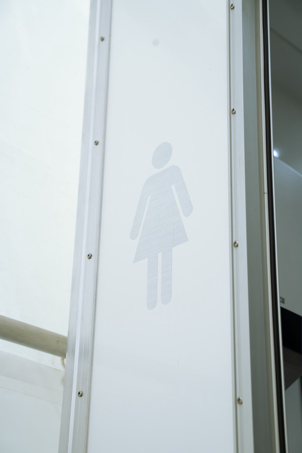 2x Ladies loos 2x Ladies loos