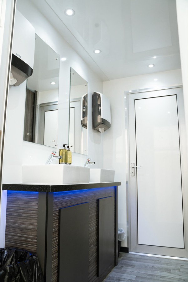 Smart toilet trailer for sale Smart toilet trailer for sale