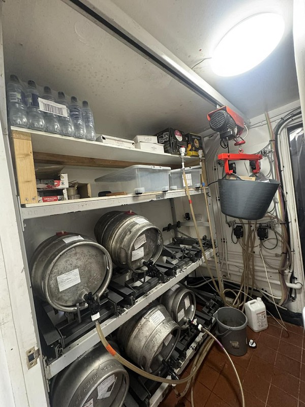 8 Cask Rack with Overhead Hoist 8 Cask Rack with Overhead Hoist