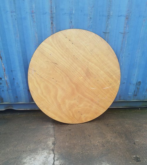 6x 5ft Round Folding Tables For Sale