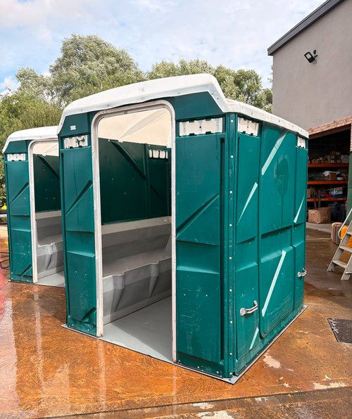 2x 6 Man Portable Urinal For Sale