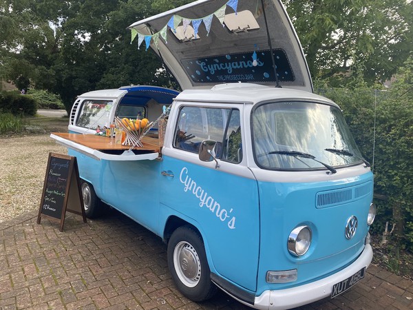 1971 Volkswagen T2 Mobile Prosecco Bar Conversion