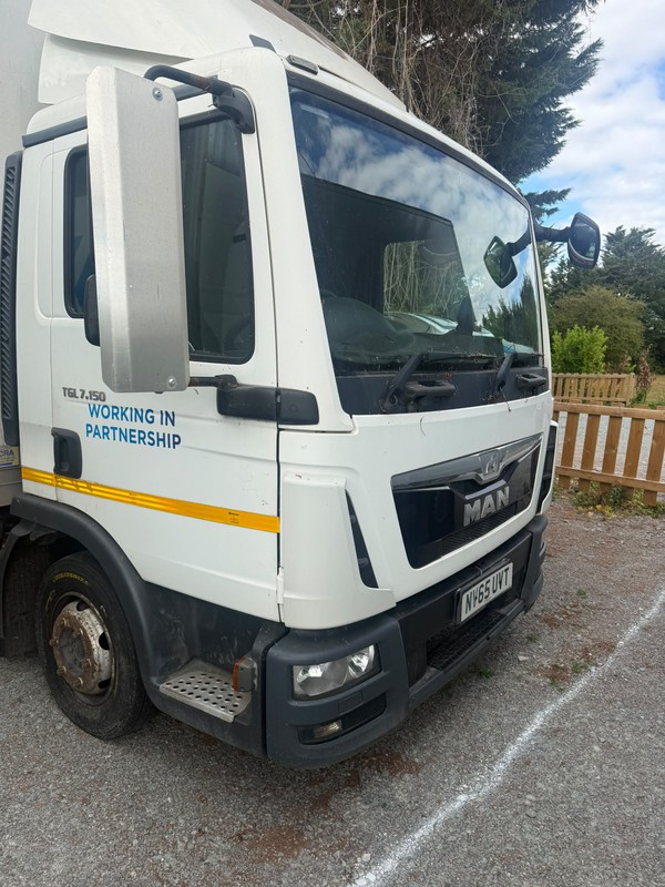 7.5T MAN Box truck for sale 7.5T MAN Box truck for sale