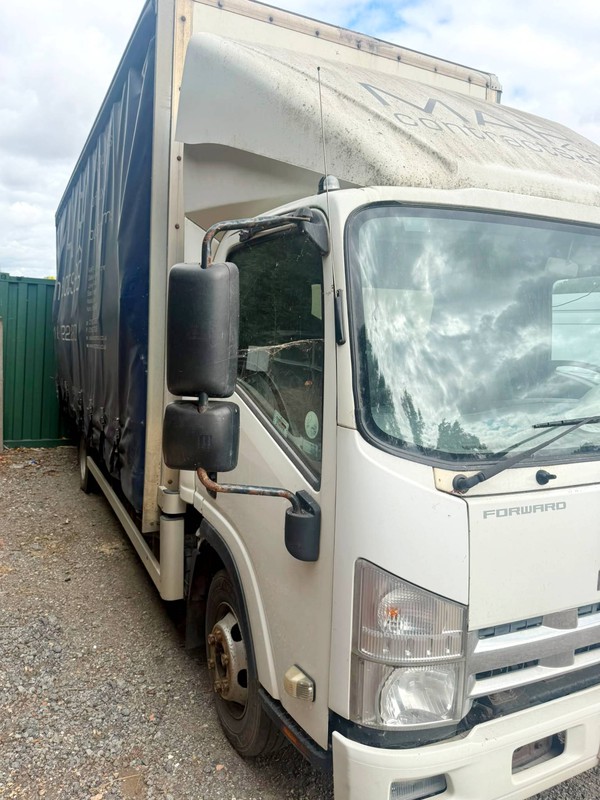 Isuzu forward N75 190 7.5T Isuzu forward N75 190 7.5T
