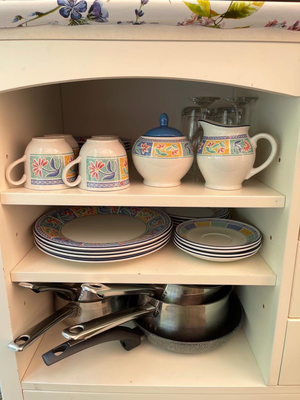 Gypsy caravan kitchen crockery