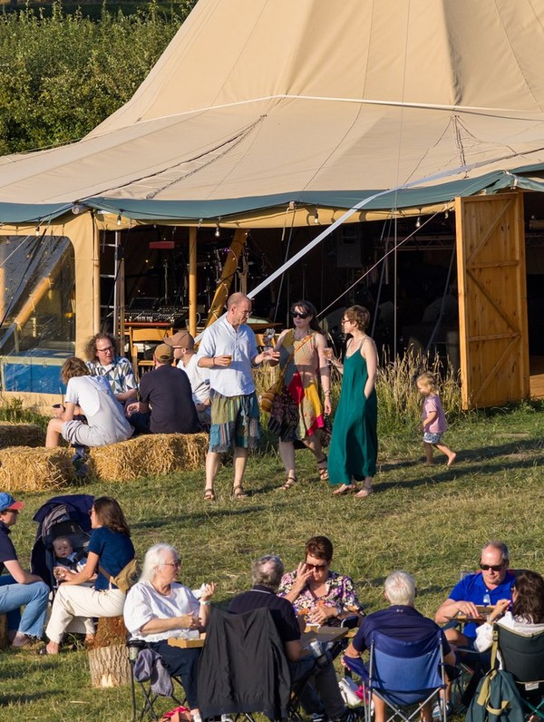 Second Hand Twin Giant Hat Tipis Second Hand Twin Giant Hat Tipis