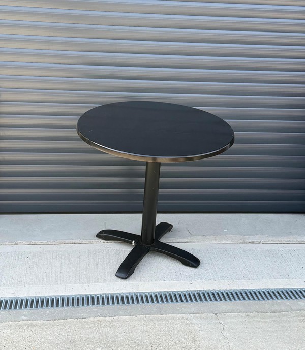 Second Hand 16x Round And Square Cafe Tables Second Hand 16x Round And Square Cafe Tables