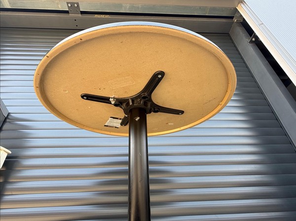 Used 16x Round And Square Cafe Tables Used 16x Round And Square Cafe Tables
