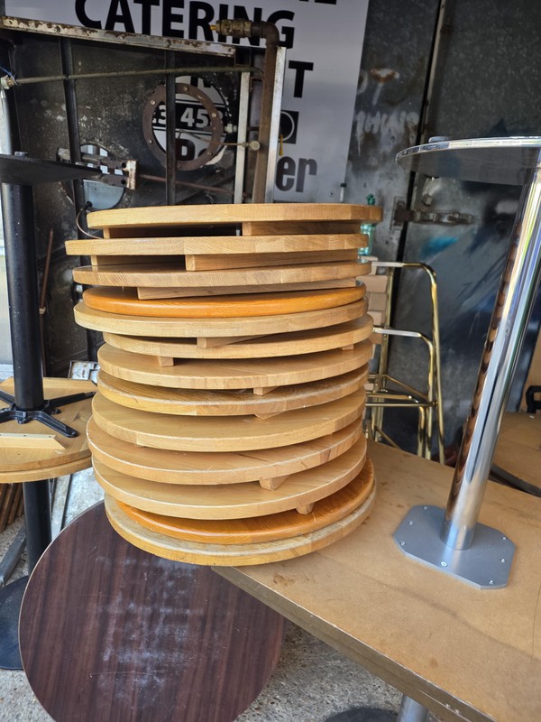 Second Hand 15x Round Tables Second Hand 15x Round Tables