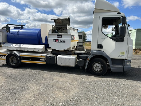 DAF LF 150 with vacuum tank / gully sucker