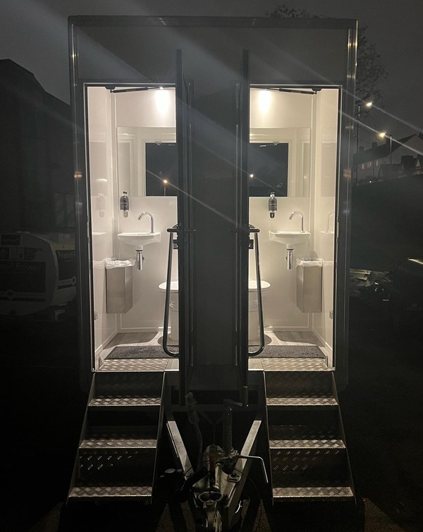 Multiple Bay Toilet Trailer Multiple Bay Toilet Trailer
