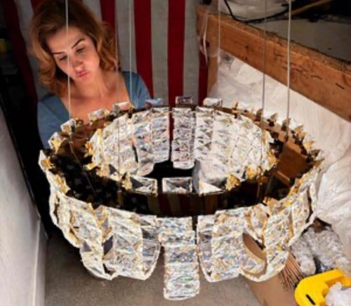 Round modern LED chandelier