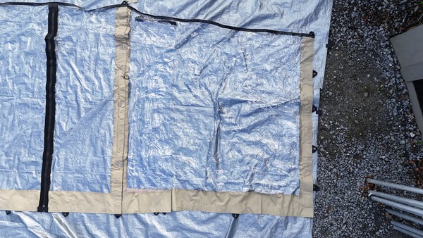 Clear side walls for a stretch tent