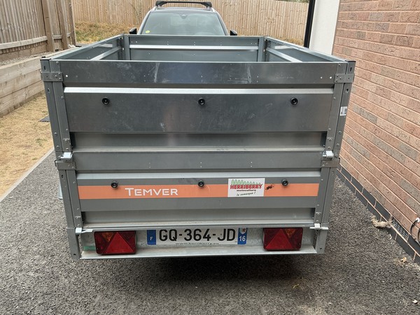 Light trailer with cover for sale Light trailer with cover for sale