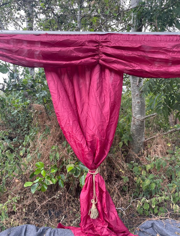 Second Hand Swags And Drapes