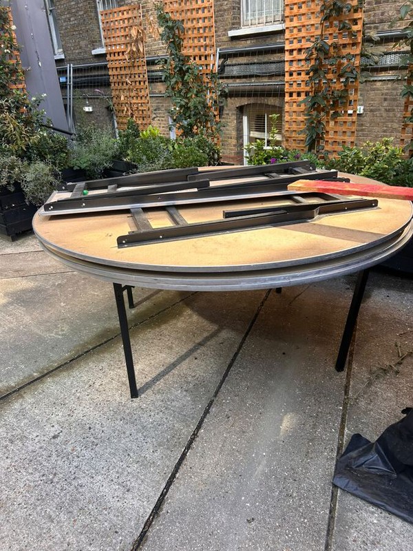 Round Folding Tables Round Folding Tables