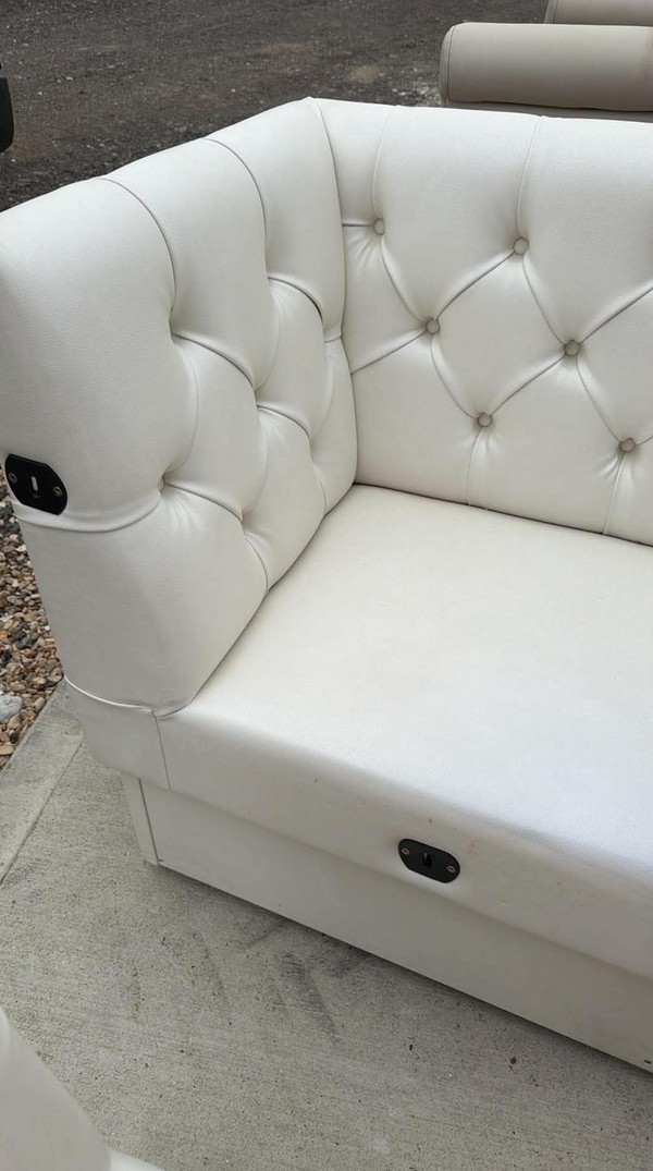 6x White Booth Benches