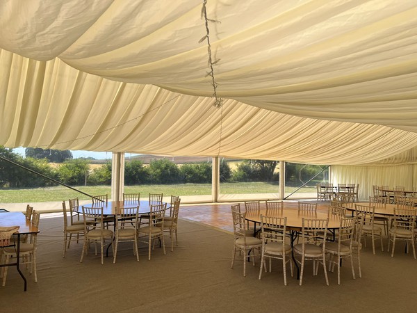 6Ft round tables for sale 6Ft round tables for sale