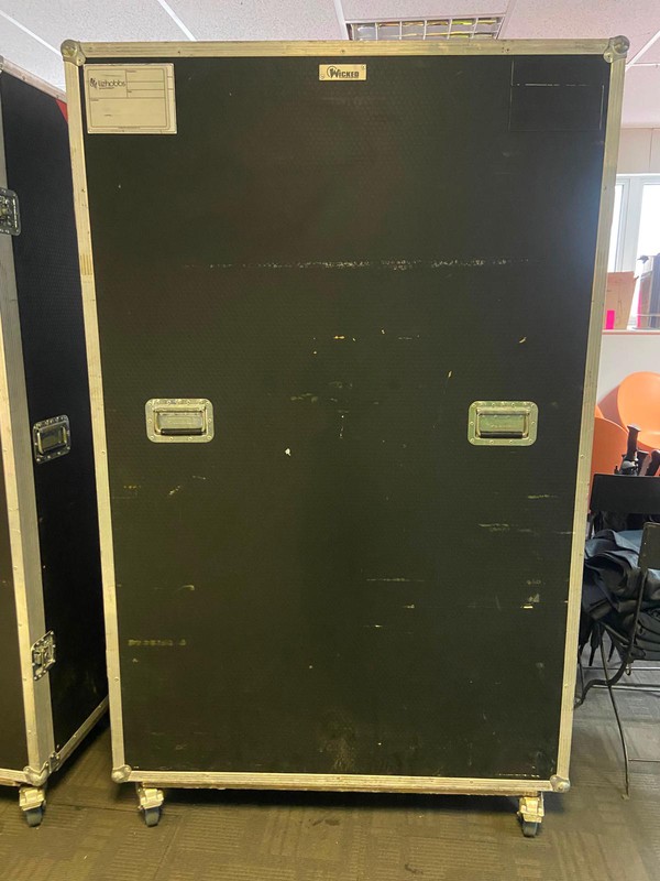 Used 5x Wardrobe Wheeled Flight Cases For Sale Used 5x Wardrobe Wheeled Flight Cases For Sale