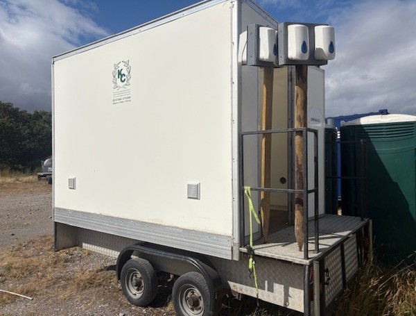 2x Towable Urinal Trailers 2x Towable Urinal Trailers