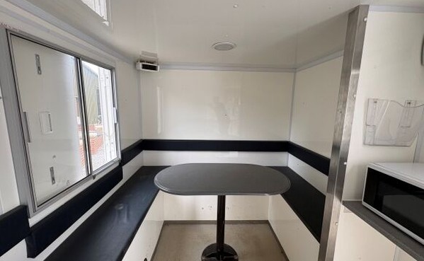 Second Hand 22' Boss Welfare Unit Second Hand 22' Boss Welfare Unit