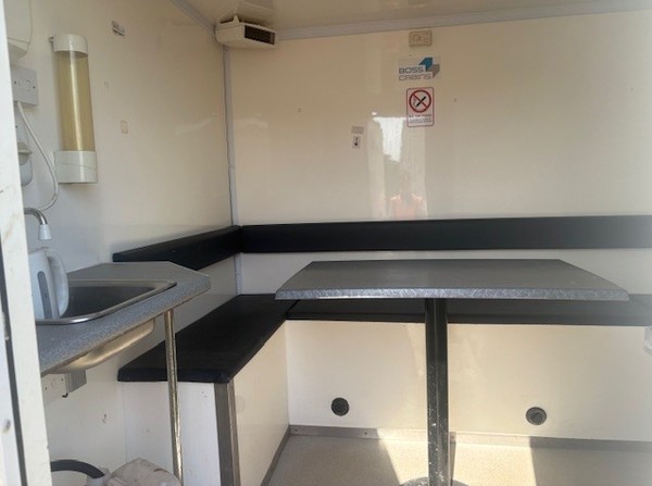 Used 16' Boss Welfare Unit Used 16' Boss Welfare Unit