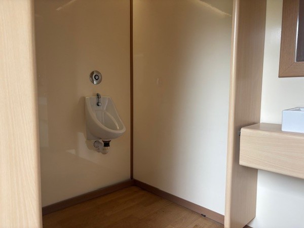 3 + 1 Toilet Trailer 3 + 1 Toilet Trailer