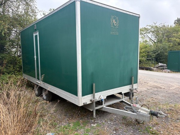 Second Hand 3+1 Luxury Toilet Trailer Second Hand 3+1 Luxury Toilet Trailer