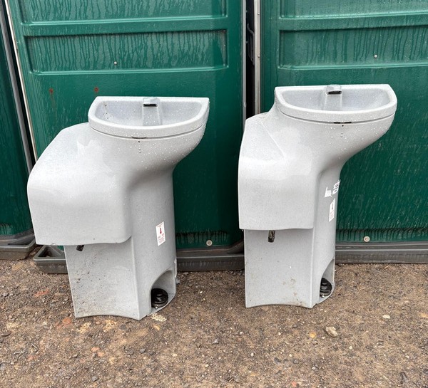 50x PolyJohn Sinks 50x PolyJohn Sinks