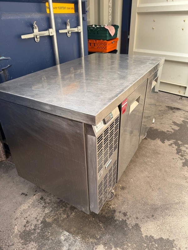 Second Hand Electrolux Two-Door Prep Fridge Second Hand Electrolux Two-Door Prep Fridge
