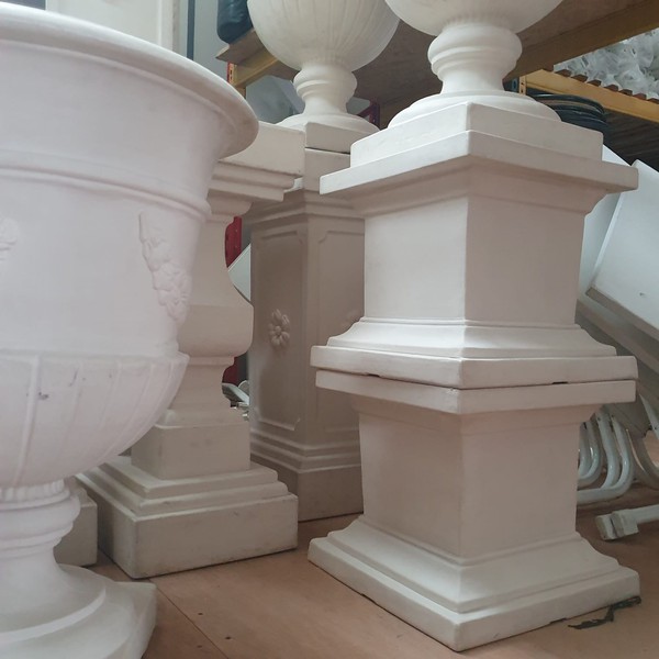 Second Hand 14-Piece Urn & Pedestal Collection Second Hand 14-Piece Urn & Pedestal Collection